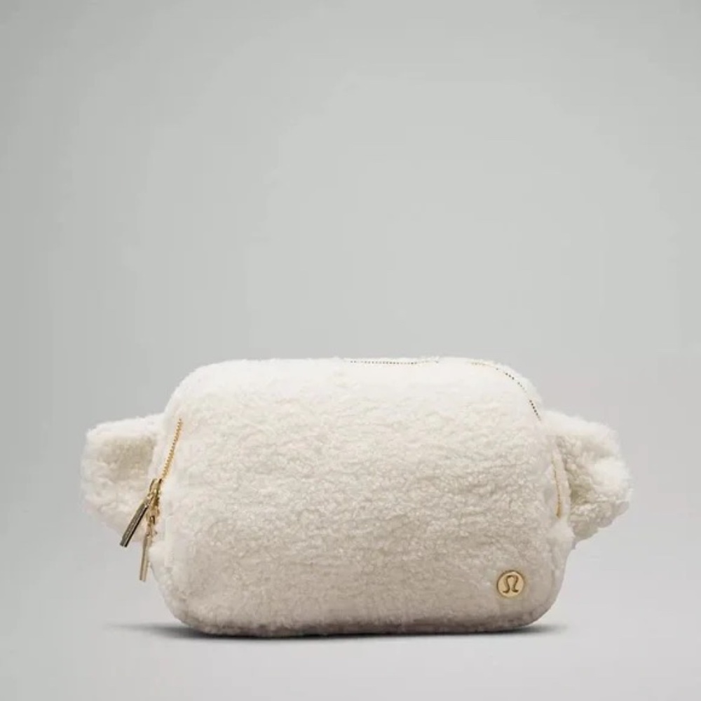 Lululemon Everywhere Belt Bag Large Fleece, White/Gold, NWT